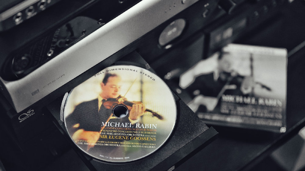 唱片不止為師還能為友！年輕音樂發(fā)燒友的第一部臺式CD音樂播放器