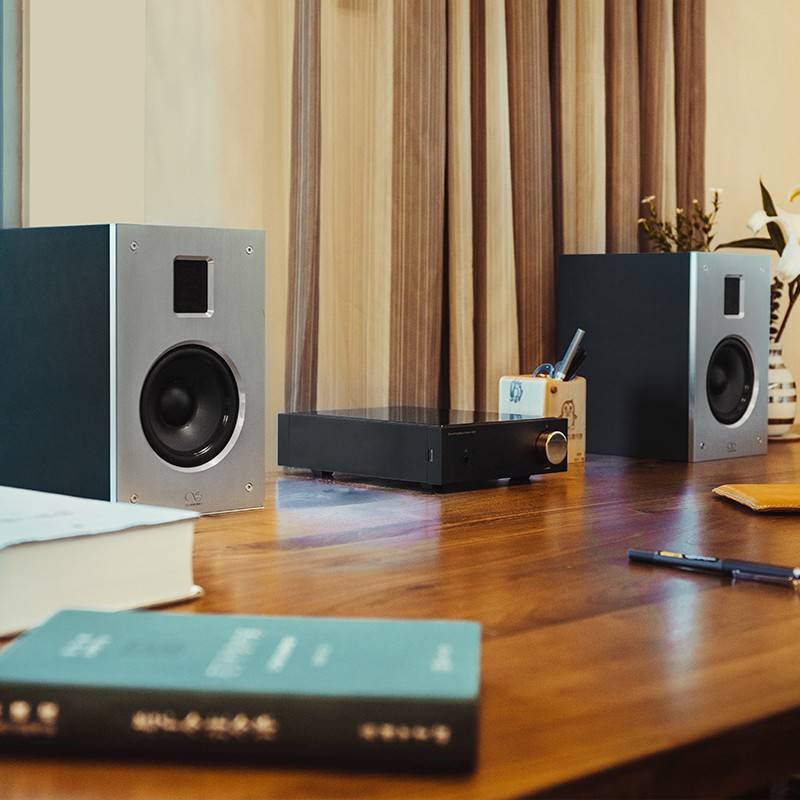 山靈&nbsp;氣動式高音無源音箱&nbsp;JET1，10月27日全網(wǎng)開售，零售價2798元。EA5+JET1&nbsp;HiFi音響套裝價7998元，均享受6期免息分期